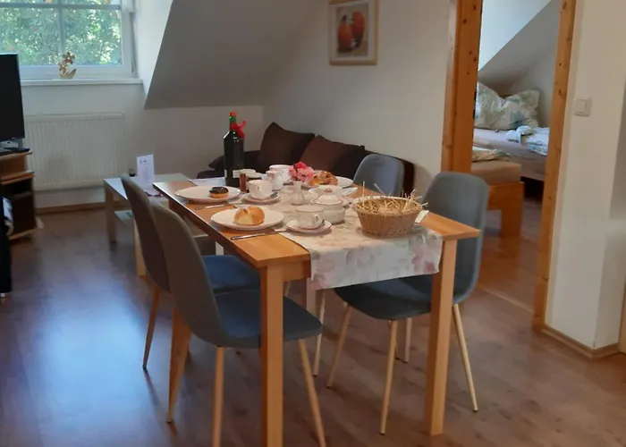 Am Arkadenhof Appartement Deutsch Haslau